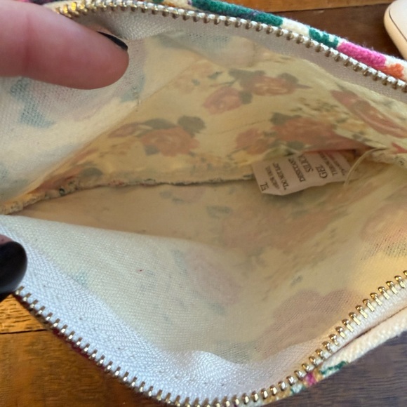 NWOT - Sézane Floral Ruffled Pouch - Picture 4 of 4